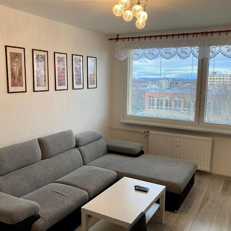 Byt 2-Kk V Moste, Blizko Aquadrom A Benedikt Esterno foto